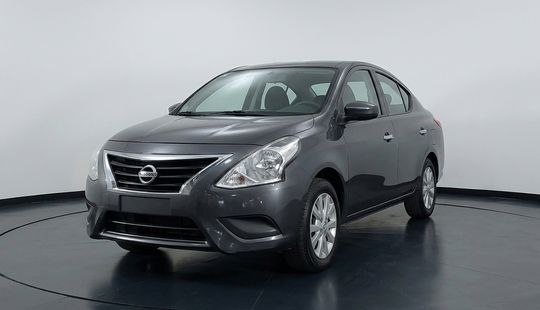 Nissan • Versa