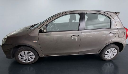 Toyota • Etios
