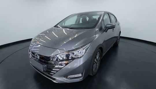 Nissan • Versa
