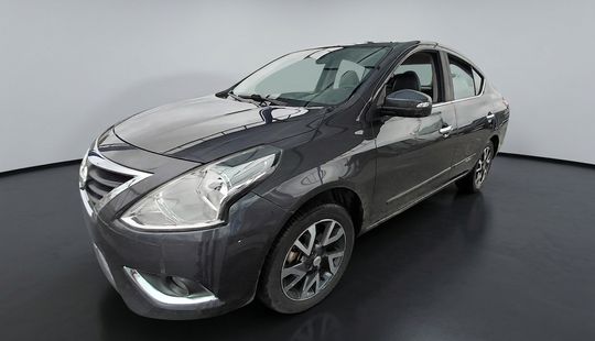 Nissan • Versa