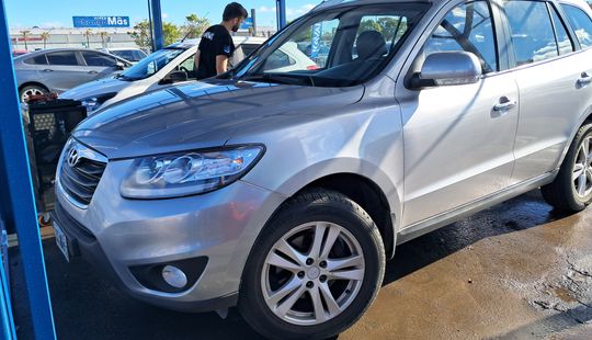 Hyundai • Santa Fe