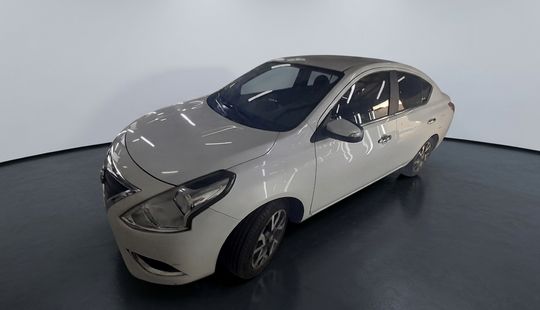Nissan • Versa