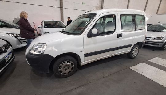 Peugeot • Partner