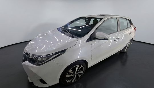 Toyota • Yaris