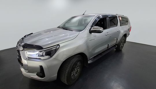 Toyota • Hilux
