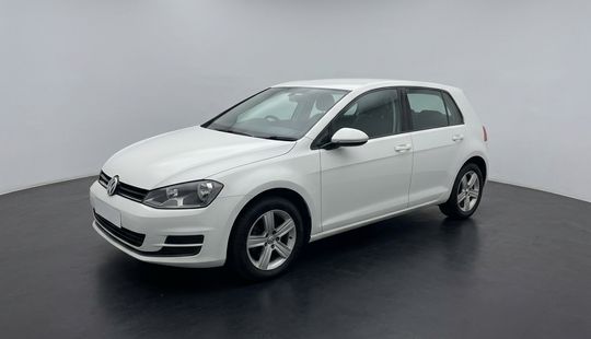 Volkswagen • Golf
