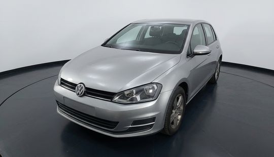 Volkswagen • Golf
