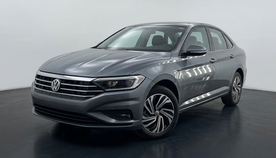 Volkswagen • Vento
