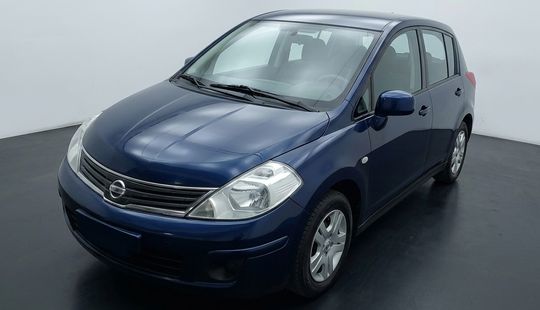 Nissan • Tiida
