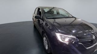 Renault • Logan