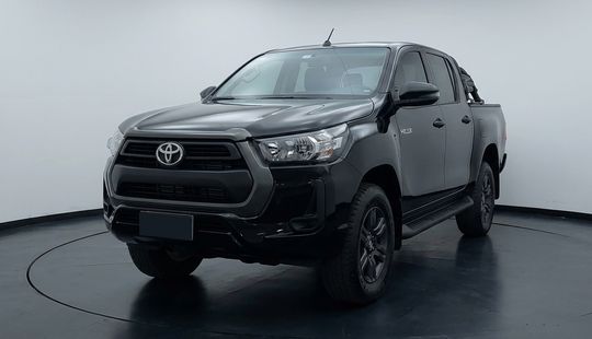 Toyota • Hilux