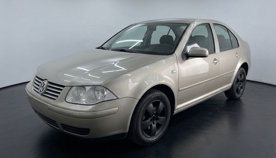 Volkswagen • Bora