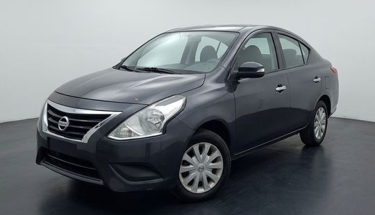 Nissan • Versa