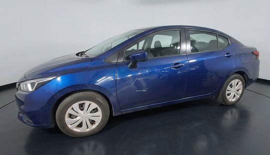 Nissan • Versa