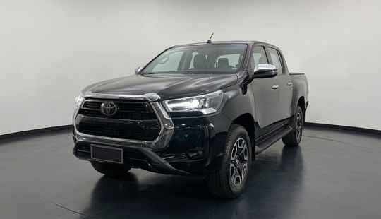 Toyota • Hilux