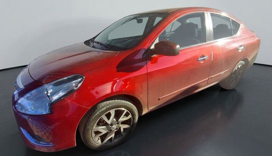 Nissan • Versa