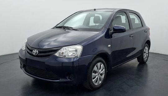 Toyota • Etios