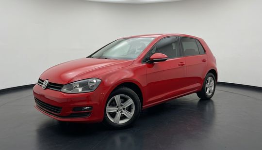 Volkswagen • Golf