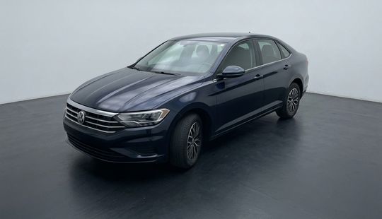 Volkswagen • Vento