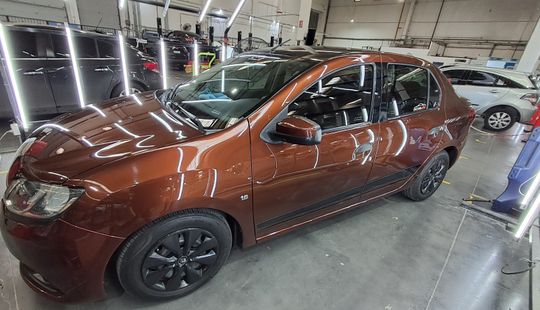 Renault • Logan