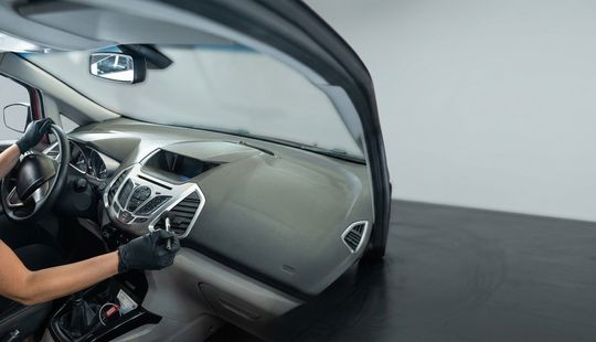 Renault • Logan