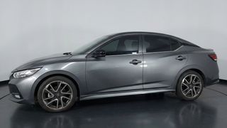 Nissan • Sentra