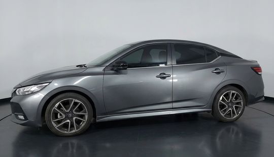 Nissan • Sentra