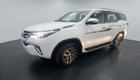 Toyota • SW4