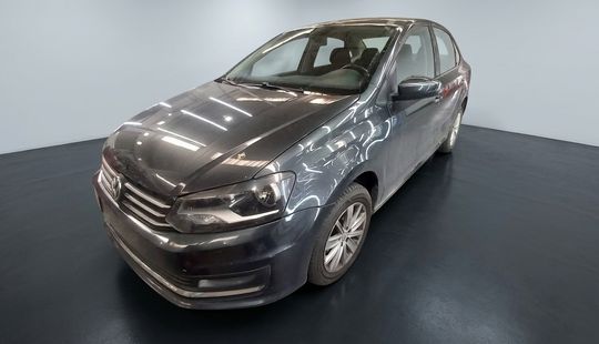 Volkswagen • Polo