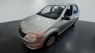 Renault • Logan