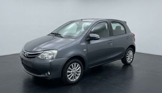 Toyota • Etios