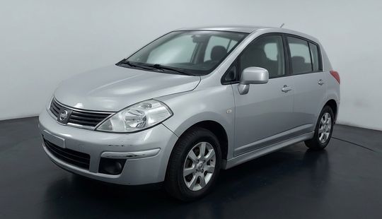 Nissan • Tiida