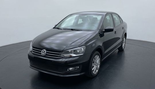 Volkswagen • Polo