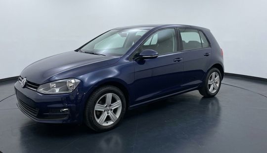 Volkswagen • Golf