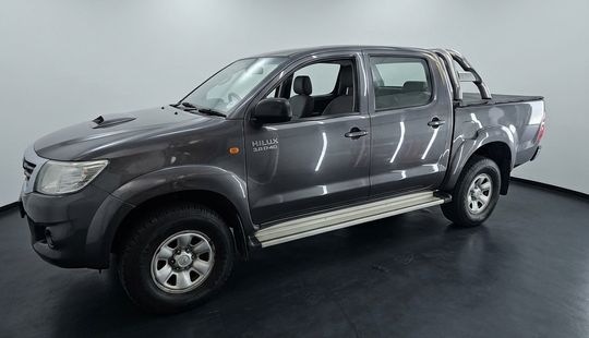 Toyota • Hilux
