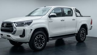 Toyota • Hilux