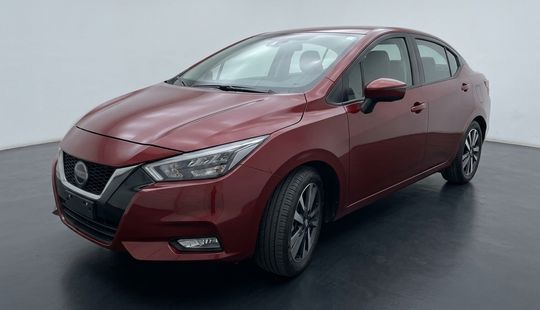 Nissan • Versa