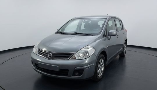 Nissan • Tiida