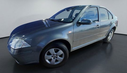 Volkswagen • Bora