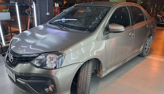 Toyota • Etios