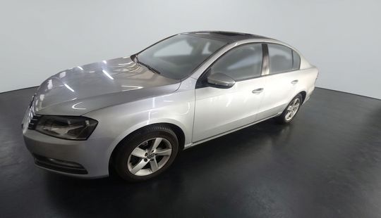 Volkswagen • Passat