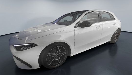 Mercedes Benz • Clase A