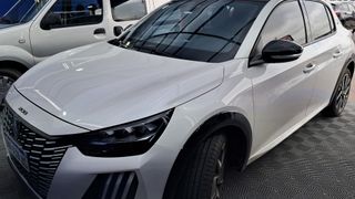 Peugeot • 208