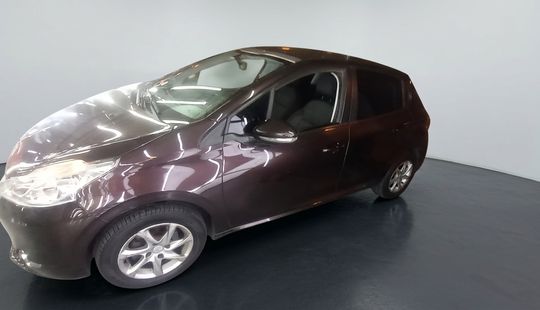 Peugeot • 208