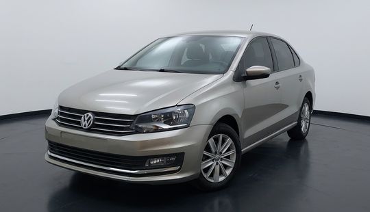 Volkswagen • Polo