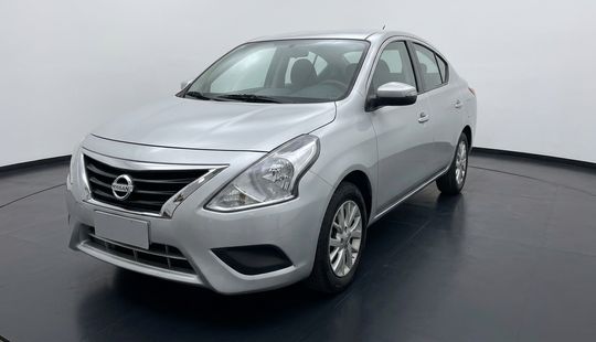 Nissan • Versa