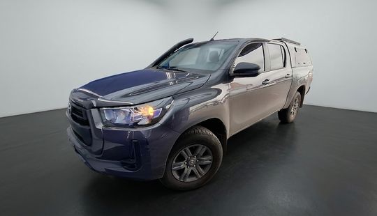 Toyota • Hilux
