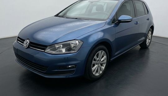 Volkswagen • Golf