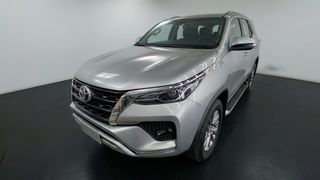 Toyota • SW4