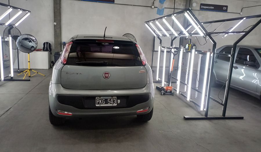 Fiat Punto 1.4 ATTRACTIVE 5P Hatchback 2015